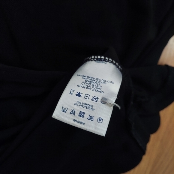 Lands' End women's black top tie waist v-neck 3/4 sleeve size XS - Picture 3 of 4